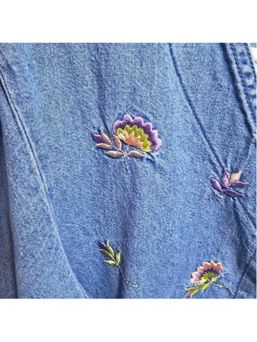 Women's Coldwater Creek Blue Embroidered Denim Button Down Shirt XL - Picture 3 of 6